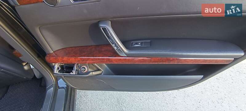 Седан Volkswagen Phaeton 2008 в Киеве