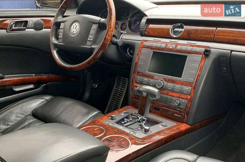 Седан Volkswagen Phaeton 2008 в Киеве