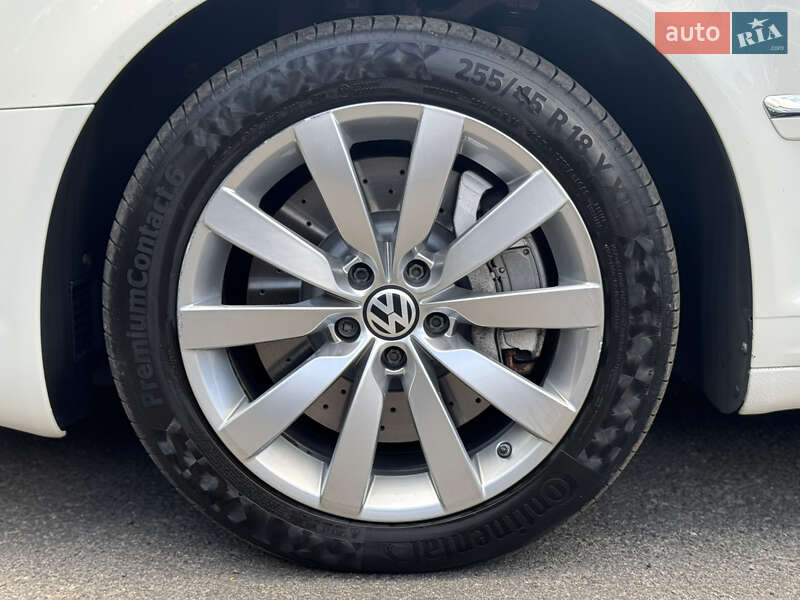 Седан Volkswagen Phaeton 2014 в Киеве