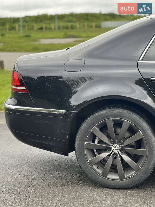 Седан Volkswagen Phaeton 2013 в Львові