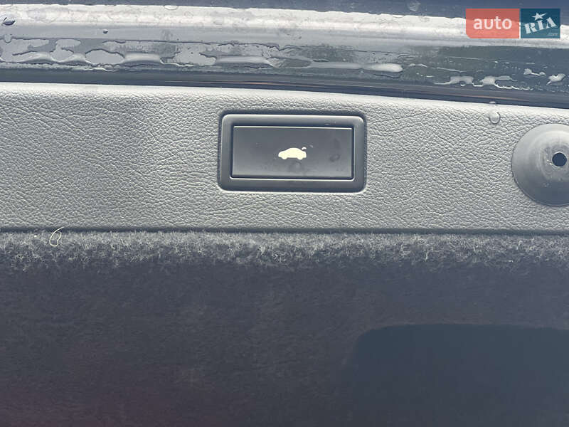 Седан Volkswagen Phaeton 2013 в Львові