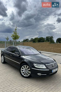 Седан Volkswagen Phaeton 2009 в Тячеве