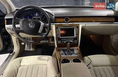 Седан Volkswagen Phaeton 2010 в 