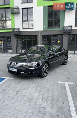Седан Volkswagen Phaeton 2011 в Вараші