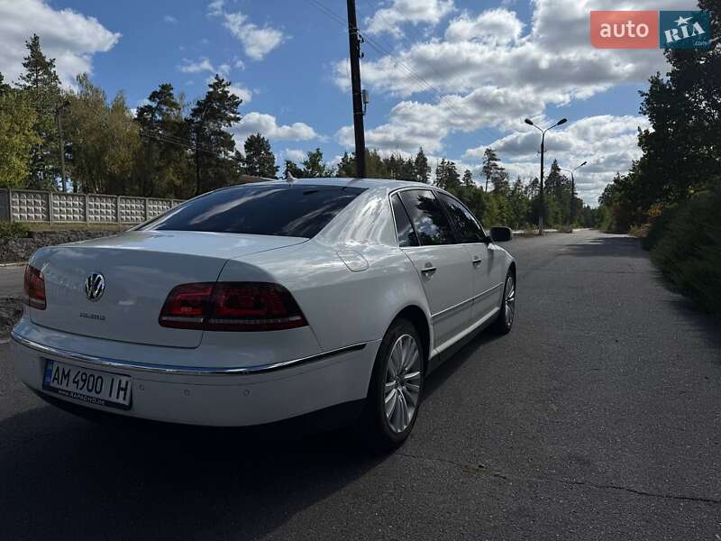Седан Volkswagen Phaeton 2009 в Малине