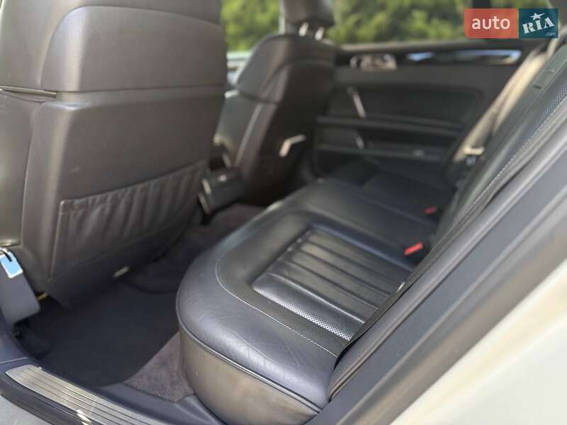 Седан Volkswagen Phaeton 2009 в Малине