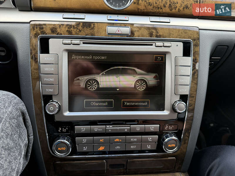 Седан Volkswagen Phaeton 2013 в Львові