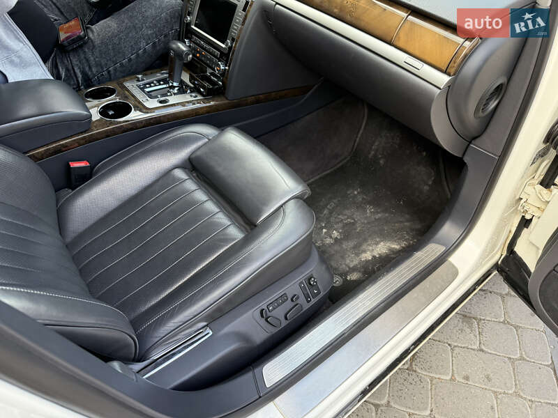 Седан Volkswagen Phaeton 2013 в Львові