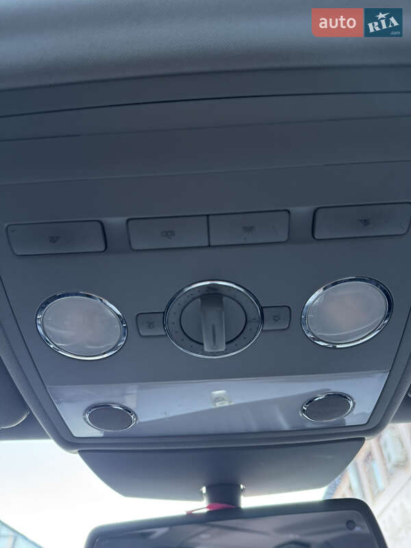 Седан Volkswagen Phaeton 2009 в Стрые фото 27 Седан Volkswagen Phaeton 2009 в Стрые