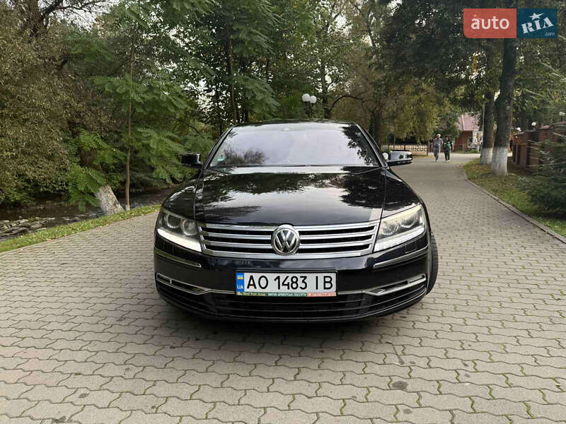 Седан Volkswagen Phaeton 2011 в Сваляві