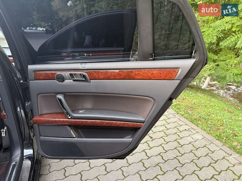 Седан Volkswagen Phaeton 2011 в Сваляві