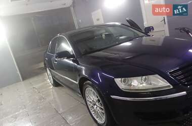 Седан Volkswagen Phaeton 2002 в Дубні