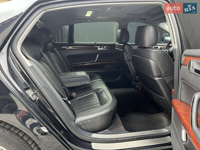 Седан Volkswagen Phaeton 2014 в Івано-Франківську