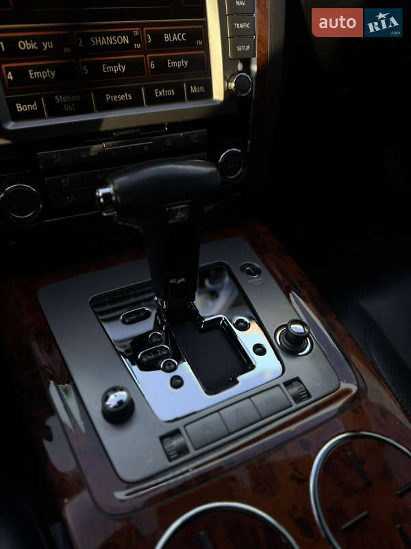 Седан Volkswagen Phaeton 2010 в Мукачево