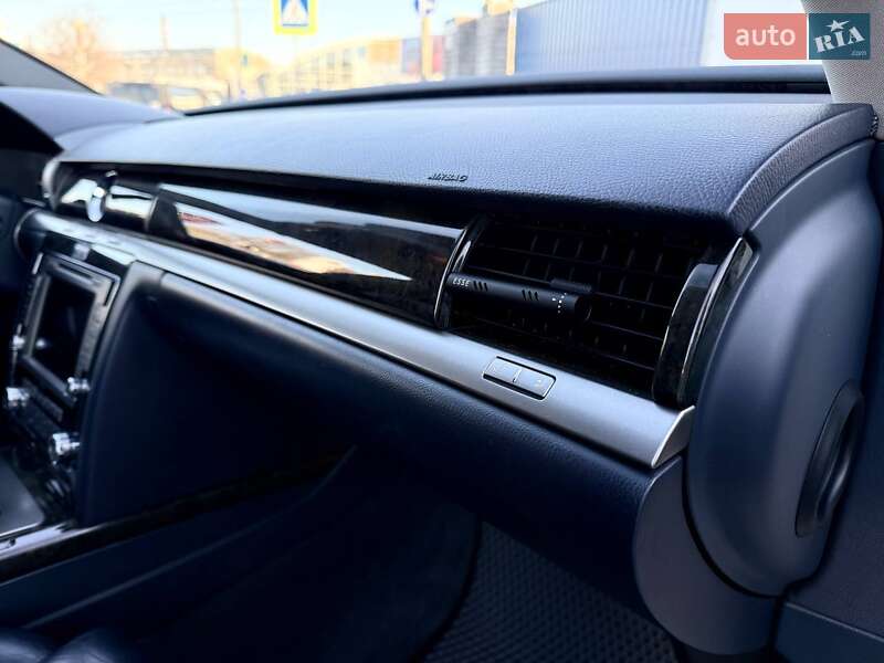 Седан Volkswagen Phaeton 2009 в Днепре