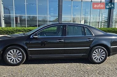 Седан Volkswagen Phaeton 2004 в Киеве