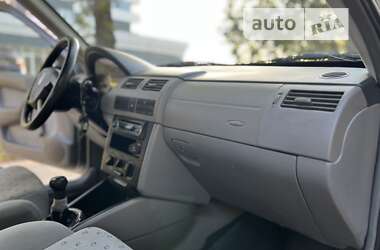 Хэтчбек Volkswagen Pointer 2006 в 