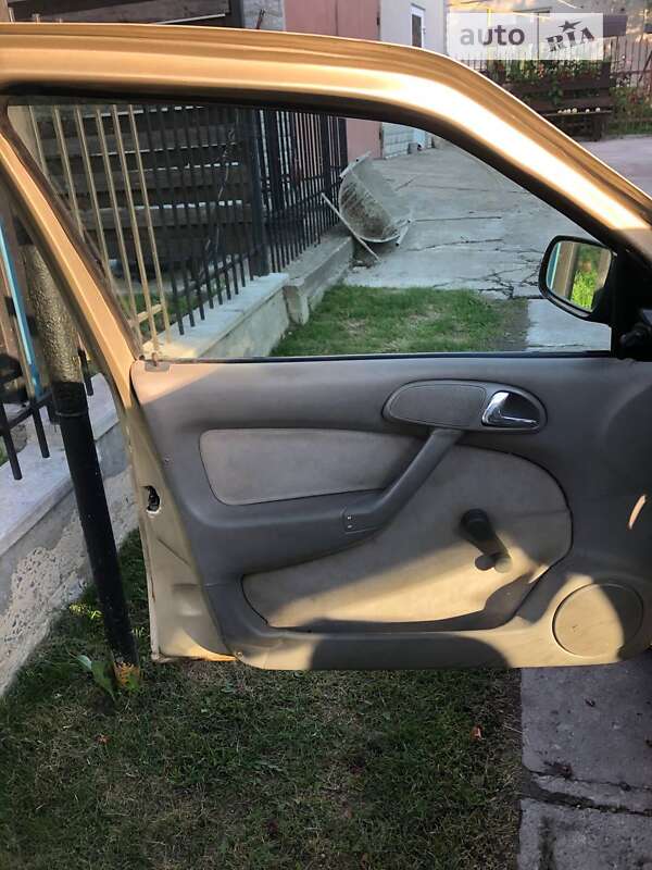 Хэтчбек Volkswagen Pointer 2006 в Звягеле