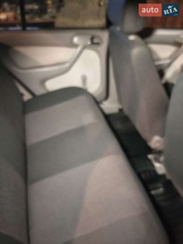 Хэтчбек Volkswagen Pointer 2006 в Глухове