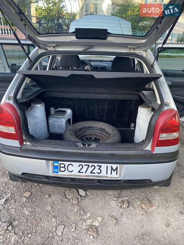 Хэтчбек Volkswagen Pointer 2004 в Сокале
