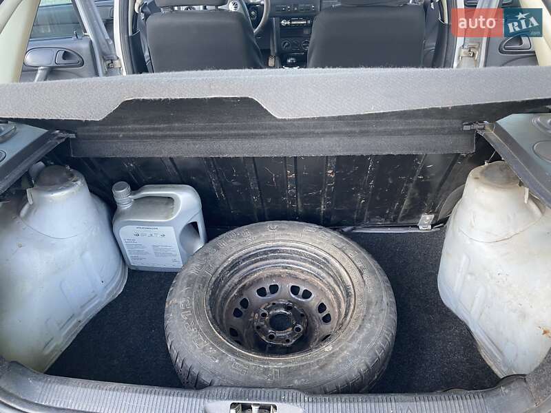 Хэтчбек Volkswagen Pointer 2004 в Сокале