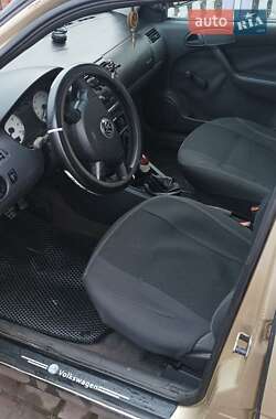 Хэтчбек Volkswagen Pointer 2004 в Ровно