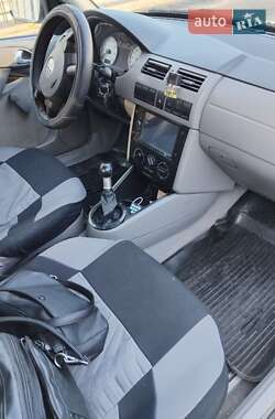 Хетчбек Volkswagen Pointer 2006 в Чернівцях