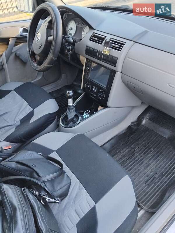 Хэтчбек Volkswagen Pointer 2006 в Черновцах