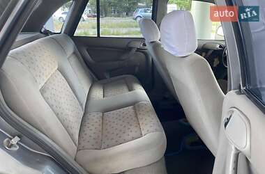 Хэтчбек Volkswagen Pointer 2005 в 
