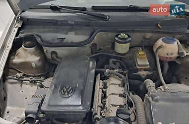 Хэтчбек Volkswagen Pointer 2004 в 