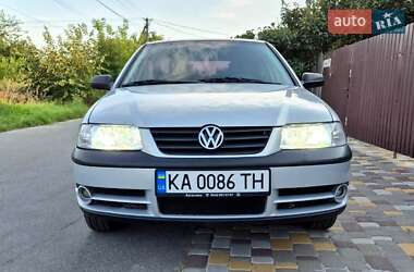 Хэтчбек Volkswagen Pointer 2004 в 