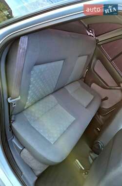 Хэтчбек Volkswagen Pointer 2004 в 