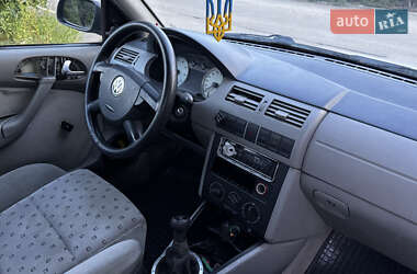 Хэтчбек Volkswagen Pointer 2005 в 