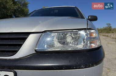 Хэтчбек Volkswagen Pointer 2005 в 
