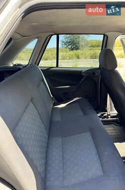 Хэтчбек Volkswagen Pointer 2005 в 