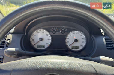 Хэтчбек Volkswagen Pointer 2005 в 