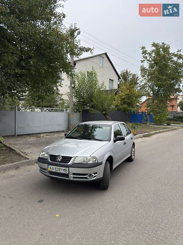 Volkswagen Pointer 2004