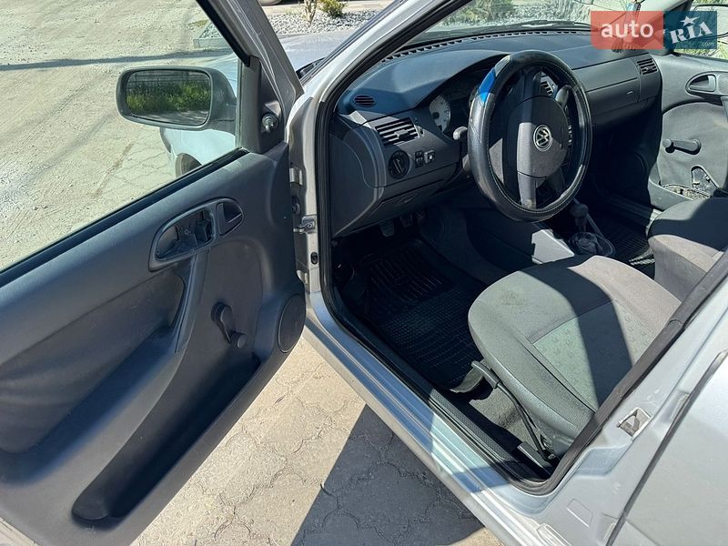 Хетчбек Volkswagen Pointer 2005 в Дніпрі