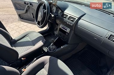 Хетчбек Volkswagen Pointer 2005 в Дніпрі