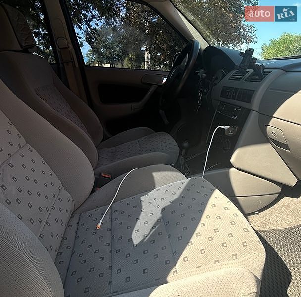 Хэтчбек Volkswagen Pointer 2006 в Полтаве