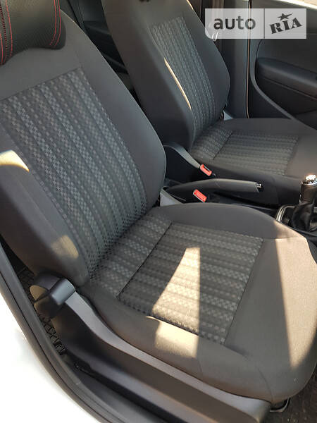 Седан Volkswagen Polo 2016 в Дніпрі