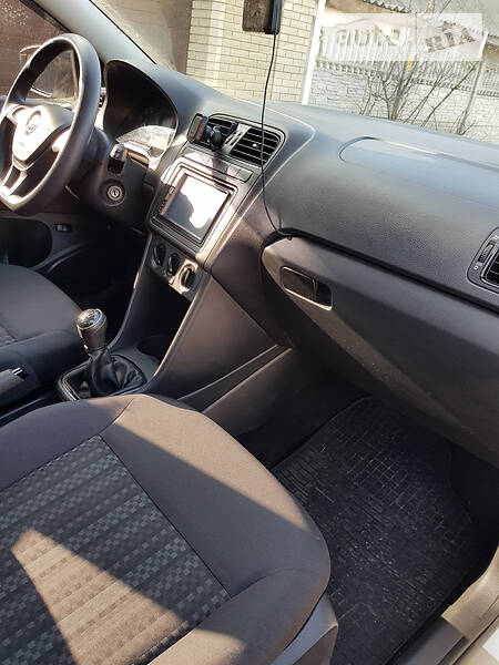 Седан Volkswagen Polo 2016 в Дніпрі