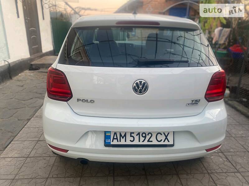Хетчбек Volkswagen Polo 2015 в Ружині