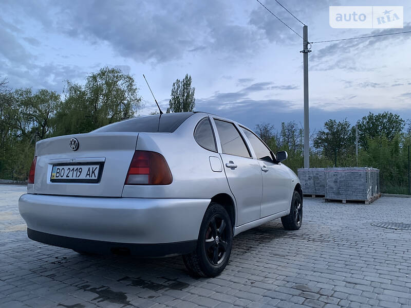 Седан Volkswagen Polo 2000 в Тернополі