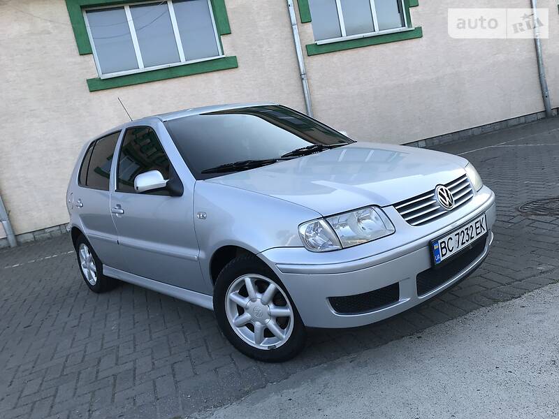 Хетчбек Volkswagen Polo 2001 в 