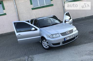 Хетчбек Volkswagen Polo 2001 в 