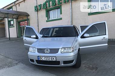 Хетчбек Volkswagen Polo 2001 в 