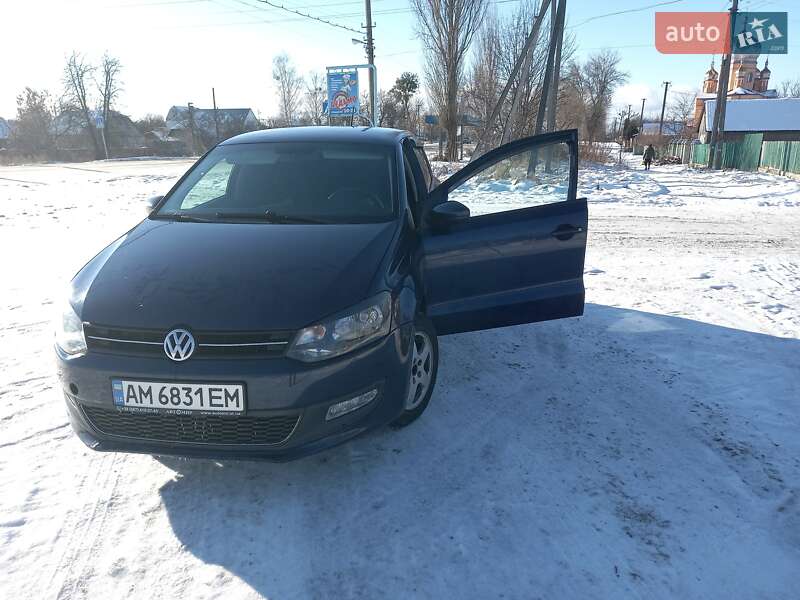 Хэтчбек Volkswagen Polo 2010 в 