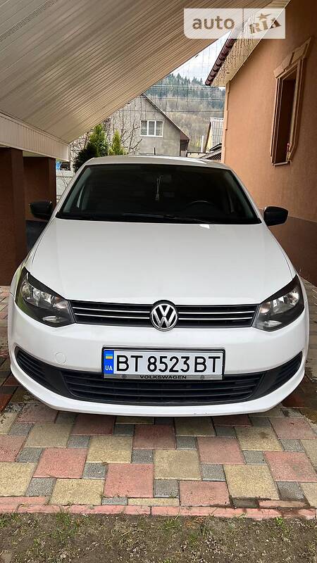 Седан Volkswagen Polo 2013 в Великому Березному