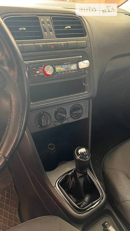 Седан Volkswagen Polo 2013 в Великому Березному